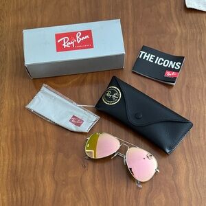 Ray-Ban Aviator Sunglasses with Pink Mirrored Lenses and Silver Frame